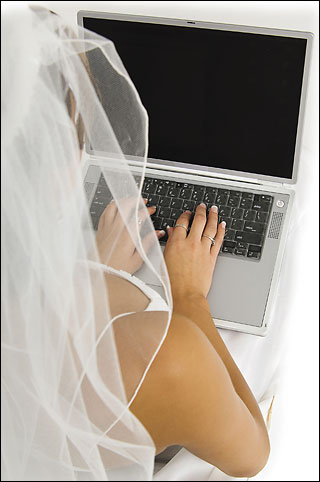 laptop_bride